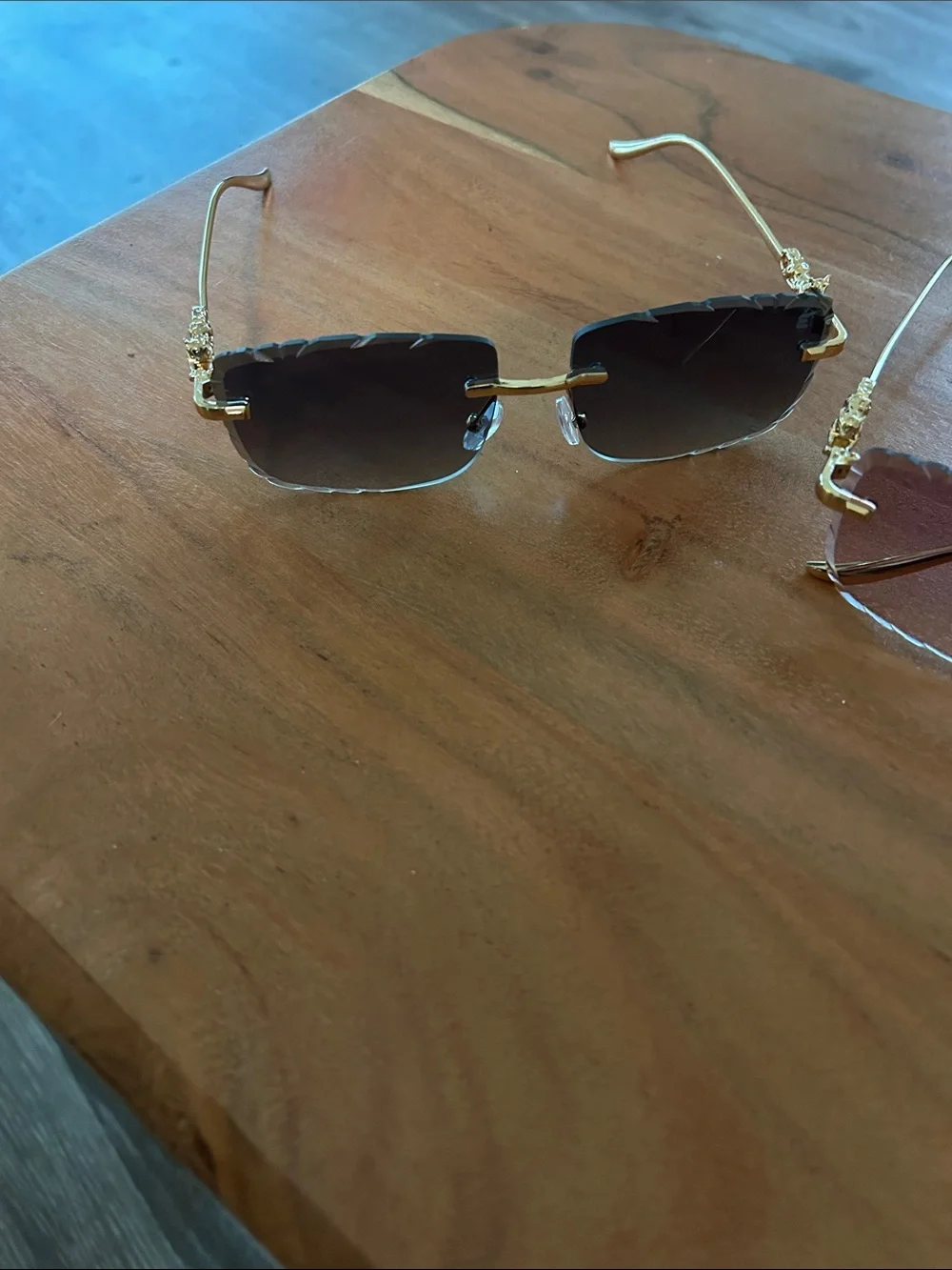 Men's Rimless Sunglasses with Gold Accent and Black Gradient Lenses